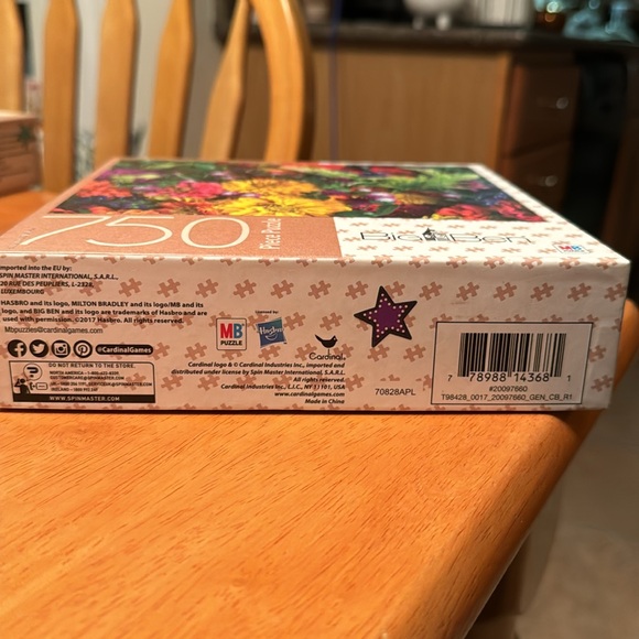 Like NEW Milton Bradley 750 piece Puzzle “Summer Flowers” - Picture 3 of 7